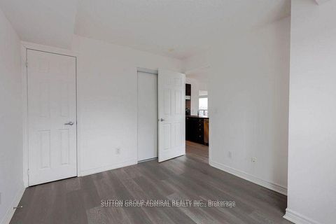 Photo 12 at 409 - 60 Fairfax Crescent, Birchmount, Toronto