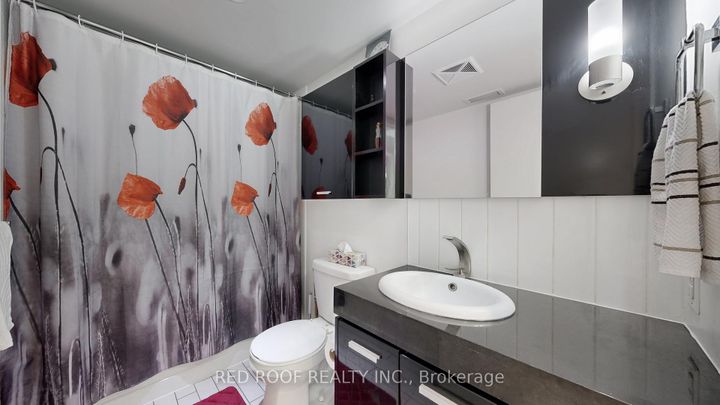 Photo 8 at 711 - 33 Singer Court, Bayview Village, Toronto