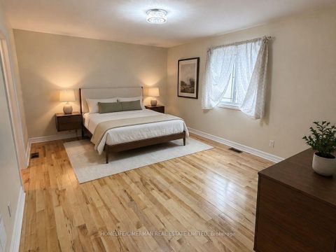 Photo 12 at 43 Riverlea Drive, Humber Heights, Toronto