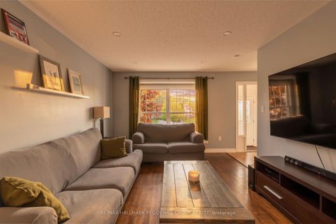 Photo 3 at 44 Knicely Road, Painswick North, Barrie