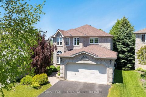 Photo 1 at 46 Bell Street, Ardagh, Barrie