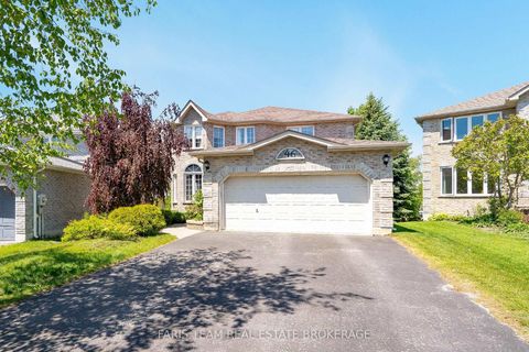 Photo 2 at 46 Bell Street, Ardagh, Barrie