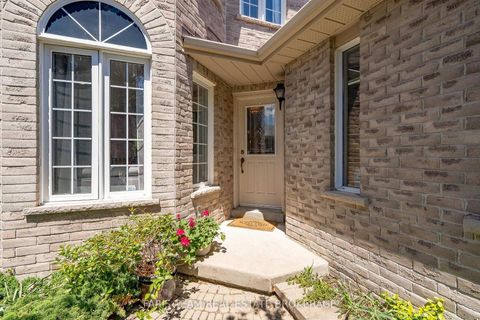 Photo 3 at 46 Bell Street, Ardagh, Barrie