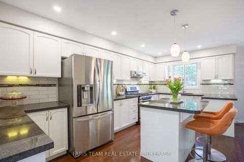 Photo 6 at 46 Bell Street, Ardagh, Barrie