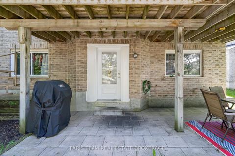 Photo 31 at 46 Bell Street, Ardagh, Barrie