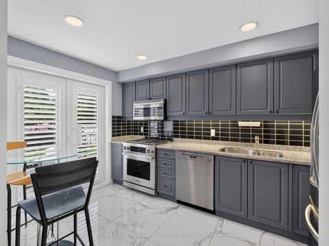Photo 4 at 21 Birchbank Lane, Don Mills, Toronto