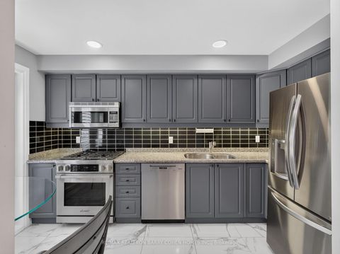 Photo 5 at 21 Birchbank Lane, Don Mills, Toronto