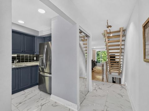 Photo 6 at 21 Birchbank Lane, Don Mills, Toronto