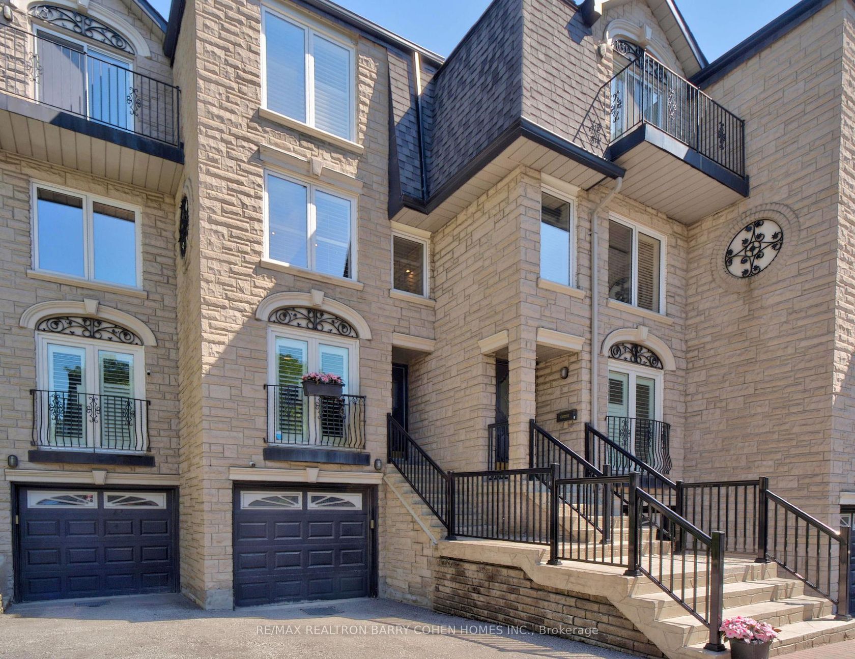 21 Birchbank Lane, Don Mills, Toronto photo 3