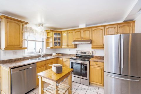 Photo 5 at 24 Laurie Crescent, Wellington, Barrie