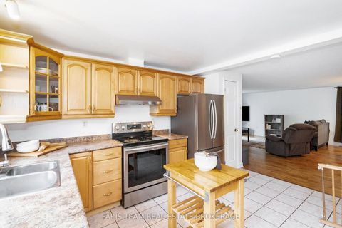 Photo 8 at 24 Laurie Crescent, Wellington, Barrie