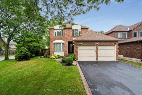 Photo 1 at 122 Colvin Crescent, Brownridge, Vaughan
