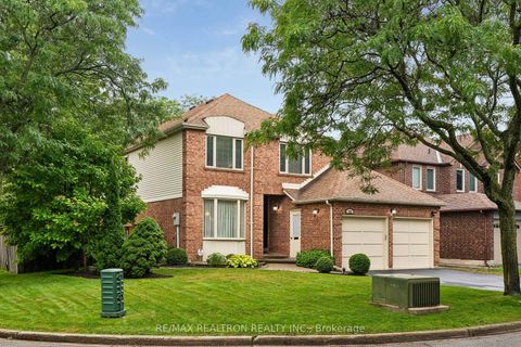 Photo 2 at 122 Colvin Crescent, Brownridge, Vaughan