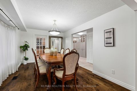 Photo 7 at 122 Colvin Crescent, Brownridge, Vaughan