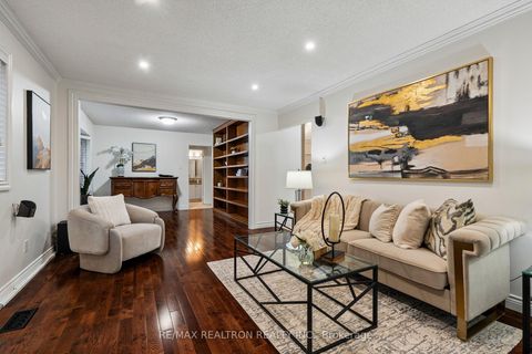 Photo 12 at 122 Colvin Crescent, Brownridge, Vaughan
