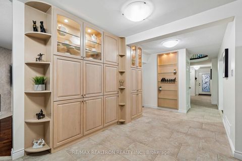 Photo 14 at 122 Colvin Crescent, Brownridge, Vaughan