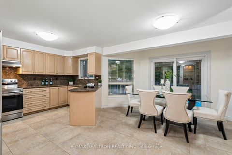 Photo 17 at 122 Colvin Crescent, Brownridge, Vaughan