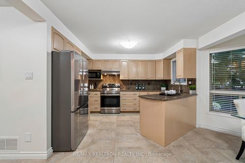 Photo 19 at 122 Colvin Crescent, Brownridge, Vaughan