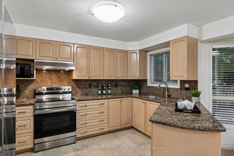 Photo 21 at 122 Colvin Crescent, Brownridge, Vaughan