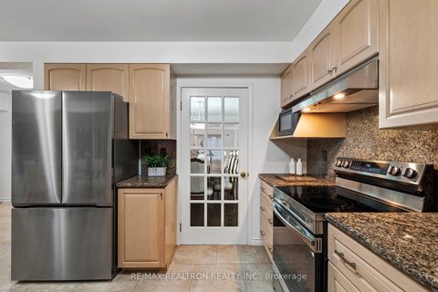 Photo 22 at 122 Colvin Crescent, Brownridge, Vaughan