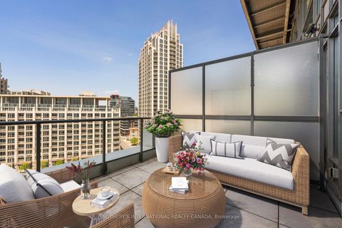 Photo 1 at 614 - 637 Lake Shore Boulevard W, Niagara, Toronto
