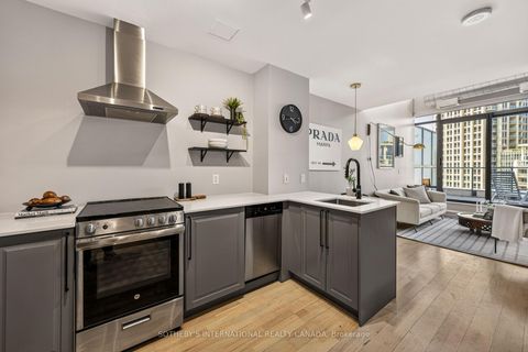 Photo 7 at 614 - 637 Lake Shore Boulevard W, Niagara, Toronto