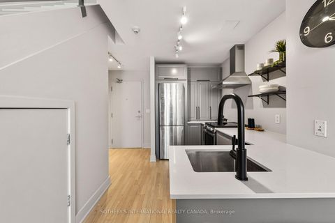 Photo 9 at 614 - 637 Lake Shore Boulevard W, Niagara, Toronto