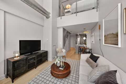 Photo 18 at 614 - 637 Lake Shore Boulevard W, Niagara, Toronto