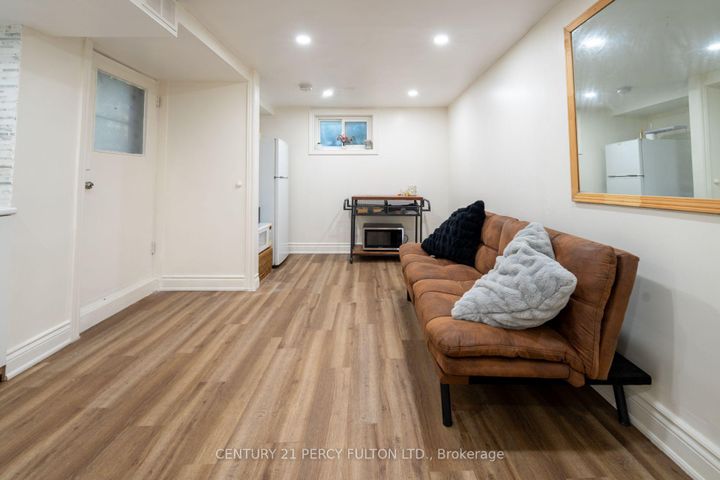 Photo 36 at 6 Donna Court, Newtonbrook East, Toronto