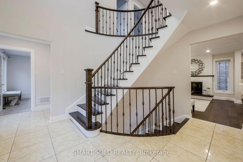 Photo 3 at 1 Tiffany Gate, South Richvale, Richmond Hill