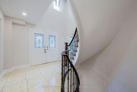 Photo 4 at 1 Tiffany Gate, South Richvale, Richmond Hill