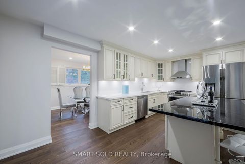 Photo 14 at 1 Tiffany Gate, South Richvale, Richmond Hill