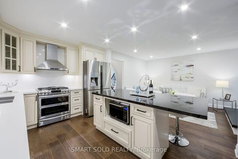 Photo 16 at 1 Tiffany Gate, South Richvale, Richmond Hill