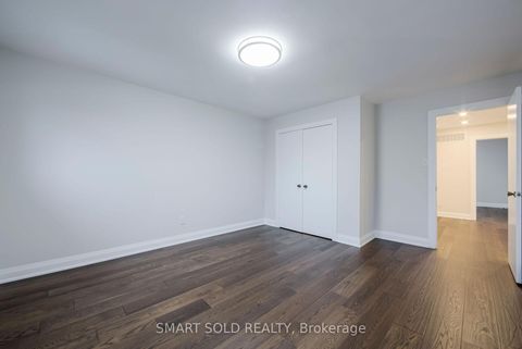 Photo 33 at 1 Tiffany Gate, South Richvale, Richmond Hill
