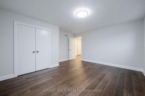 Photo 35 at 1 Tiffany Gate, South Richvale, Richmond Hill