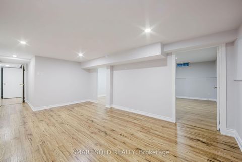 Photo 39 at 1 Tiffany Gate, South Richvale, Richmond Hill
