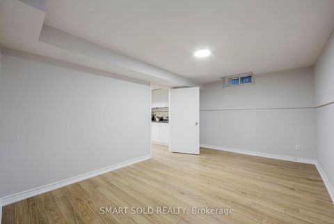 Photo 40 at 1 Tiffany Gate, South Richvale, Richmond Hill