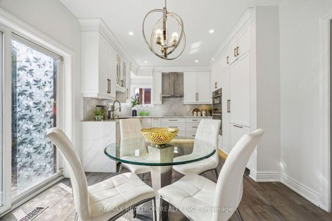 Photo 13 at 9 Kimono Crescent, Rouge Woods, Richmond Hill