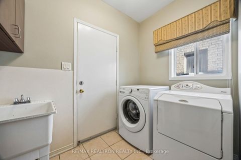 Photo 17 at 9 Kimono Crescent, Rouge Woods, Richmond Hill