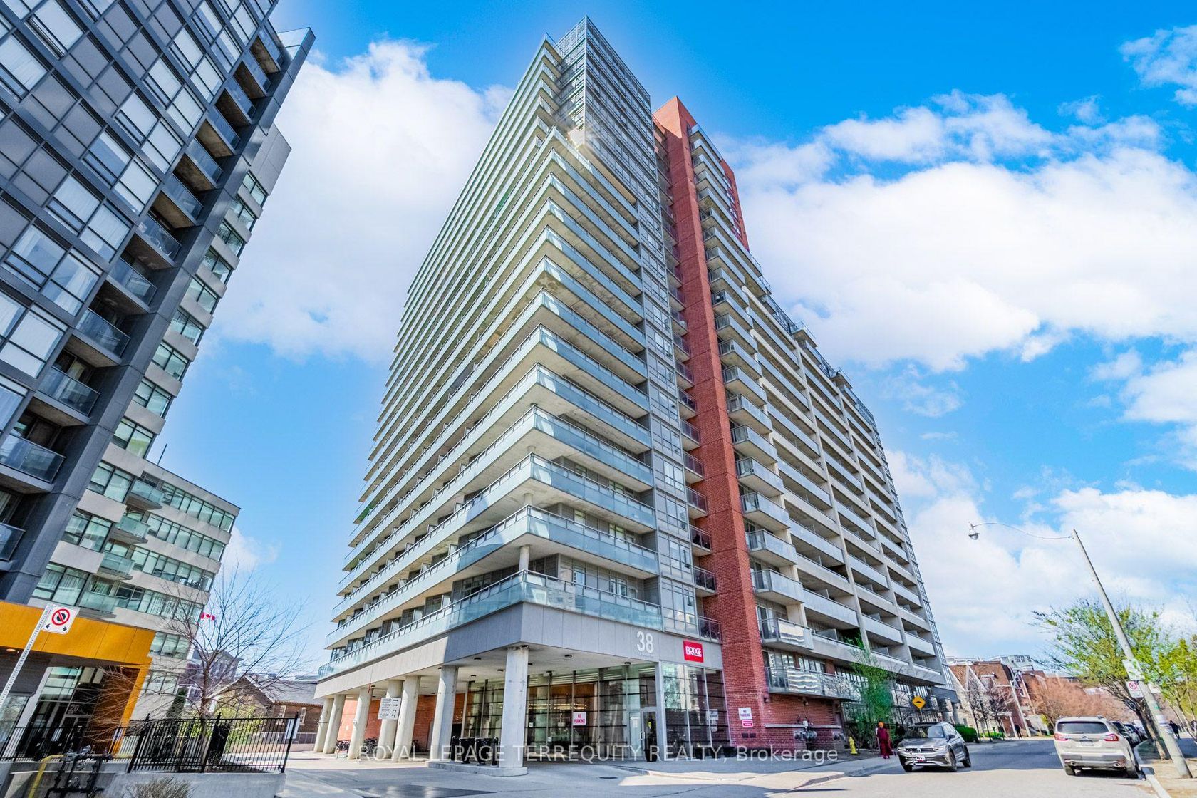 710 - 38 Joe Shuster Way, South Parkdale, Toronto photo number 2