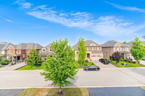 Photo 32 at 36 West Coast Trail, Nobleton, King
