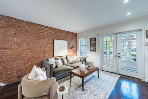 Photo 4 at 14 Wildwood Crescent, Woodbine Corridor, Toronto