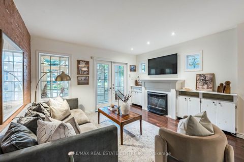 Photo 5 at 14 Wildwood Crescent, Woodbine Corridor, Toronto