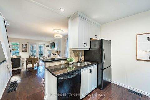 Photo 8 at 14 Wildwood Crescent, Woodbine Corridor, Toronto