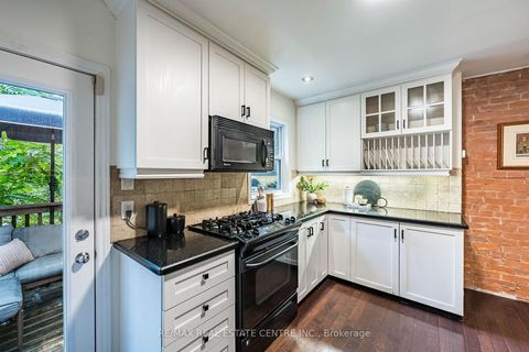 Photo 9 at 14 Wildwood Crescent, Woodbine Corridor, Toronto