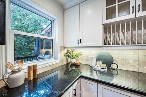 Photo 10 at 14 Wildwood Crescent, Woodbine Corridor, Toronto