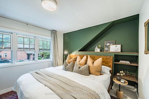 Photo 11 at 14 Wildwood Crescent, Woodbine Corridor, Toronto