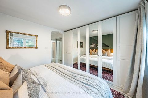 Photo 12 at 14 Wildwood Crescent, Woodbine Corridor, Toronto
