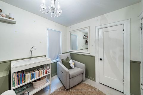 Photo 14 at 14 Wildwood Crescent, Woodbine Corridor, Toronto
