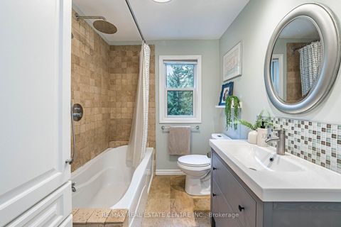 Photo 17 at 14 Wildwood Crescent, Woodbine Corridor, Toronto